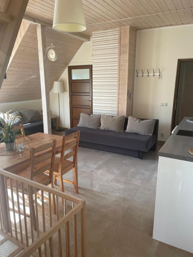 Sosnowa Mila - Domy I Apartamenty โปเบียโรโว ภายนอก รูปภาพ
