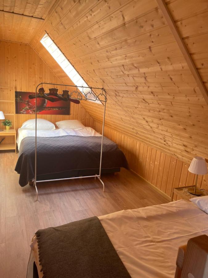Sosnowa Mila - Domy I Apartamenty โปเบียโรโว ภายนอก รูปภาพ