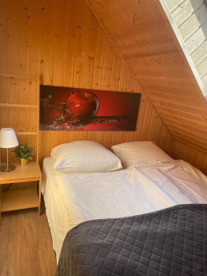 Sosnowa Mila - Domy I Apartamenty โปเบียโรโว ภายนอก รูปภาพ