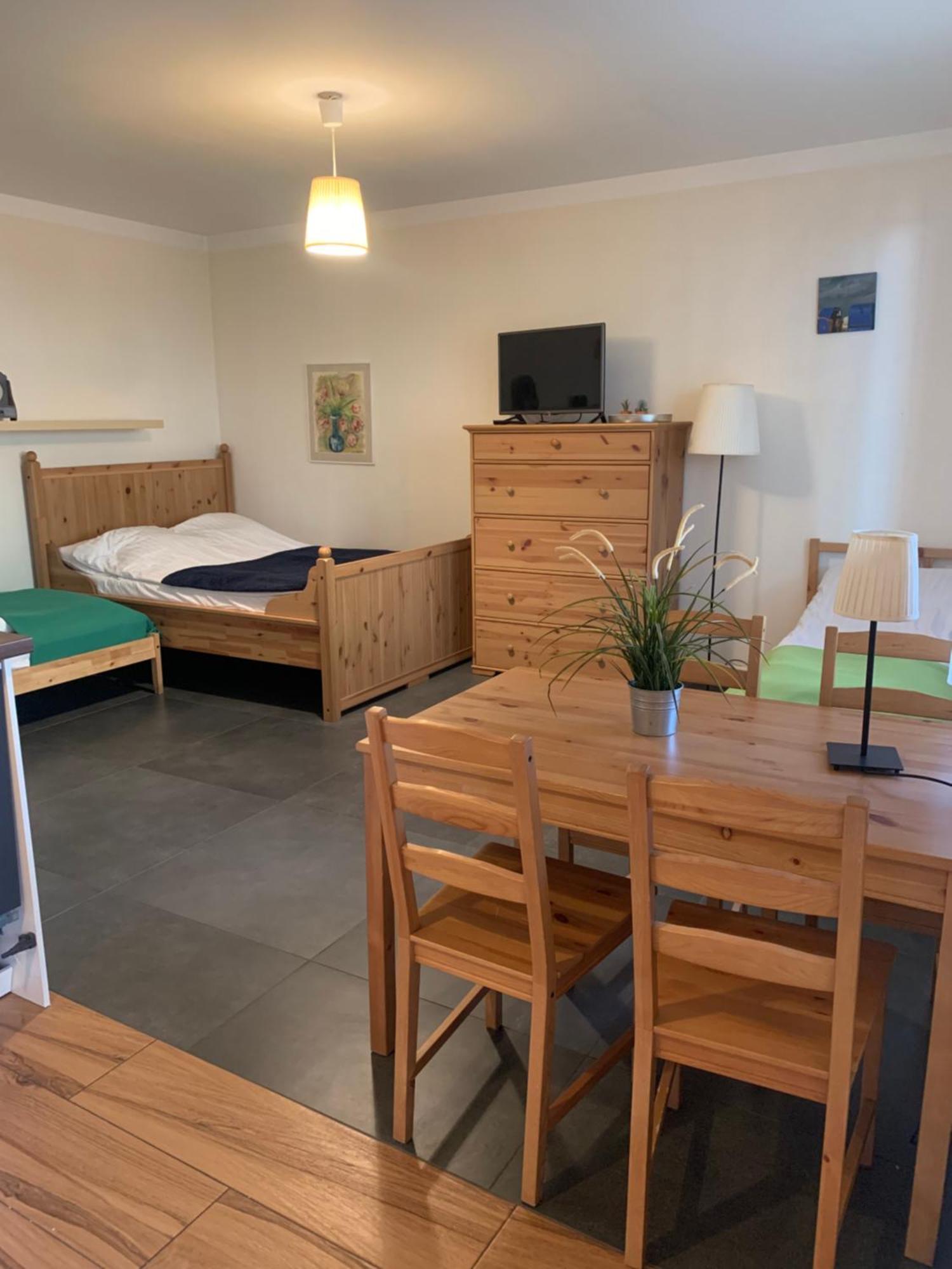 Sosnowa Mila - Domy I Apartamenty โปเบียโรโว ภายนอก รูปภาพ