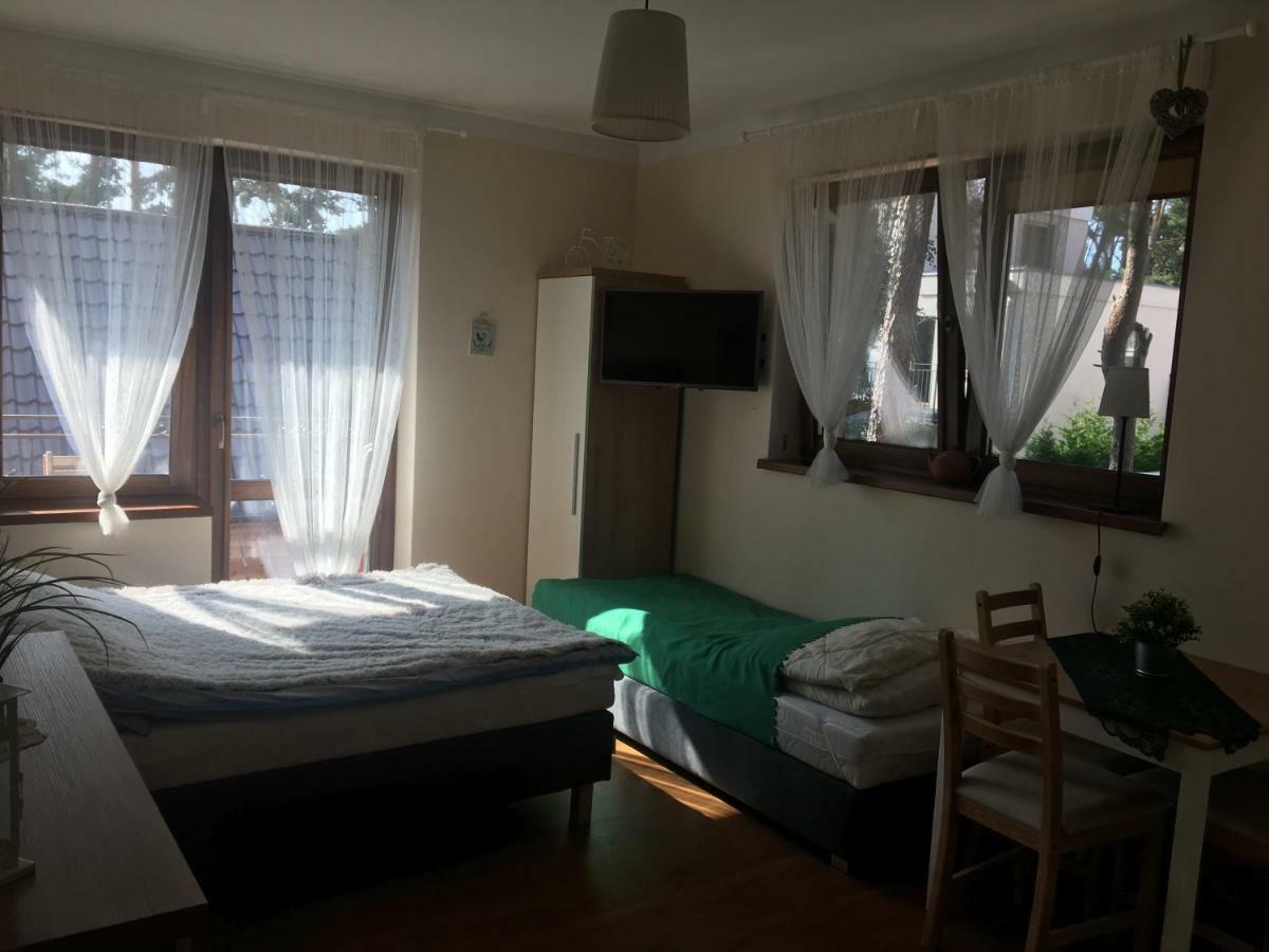 Sosnowa Mila - Domy I Apartamenty โปเบียโรโว ภายนอก รูปภาพ