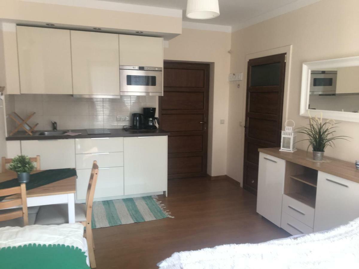 Sosnowa Mila - Domy I Apartamenty โปเบียโรโว ภายนอก รูปภาพ