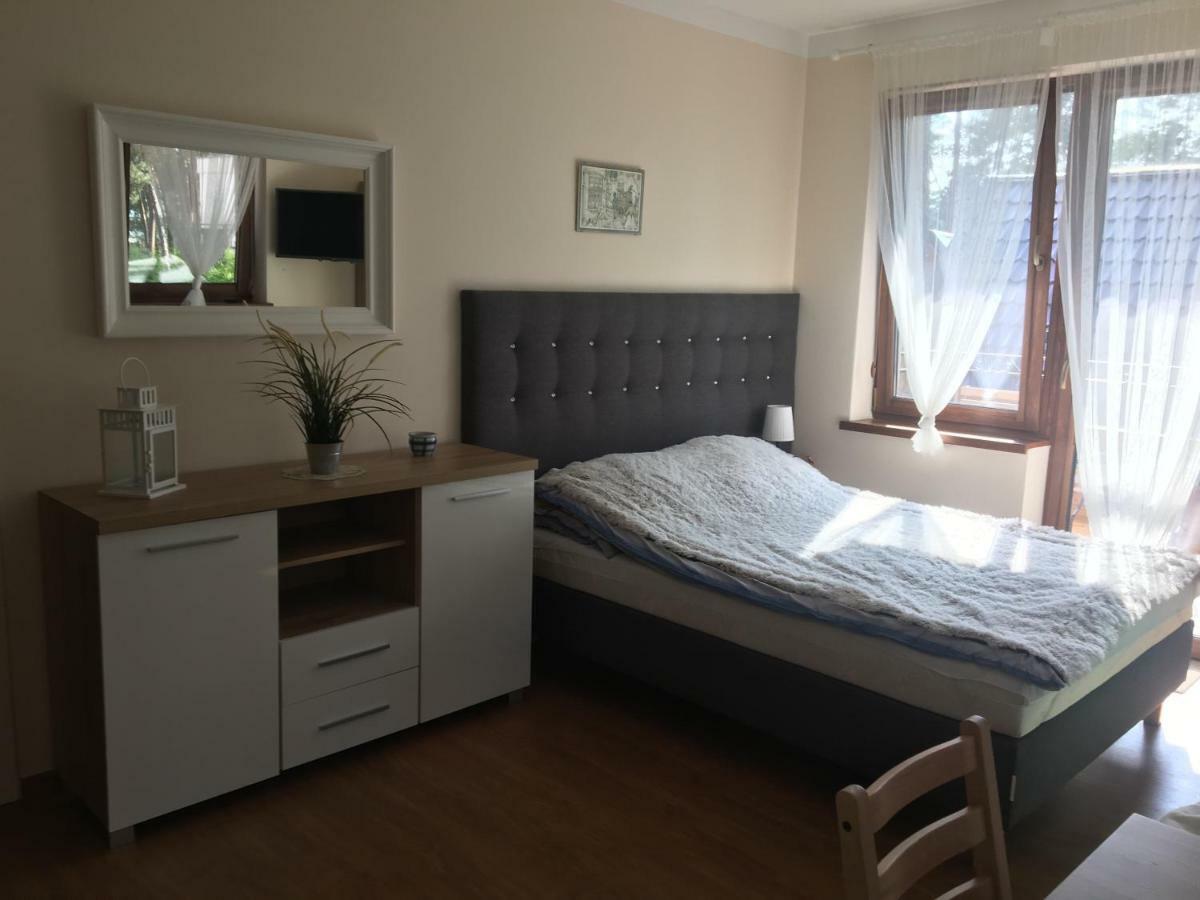 Sosnowa Mila - Domy I Apartamenty โปเบียโรโว ภายนอก รูปภาพ